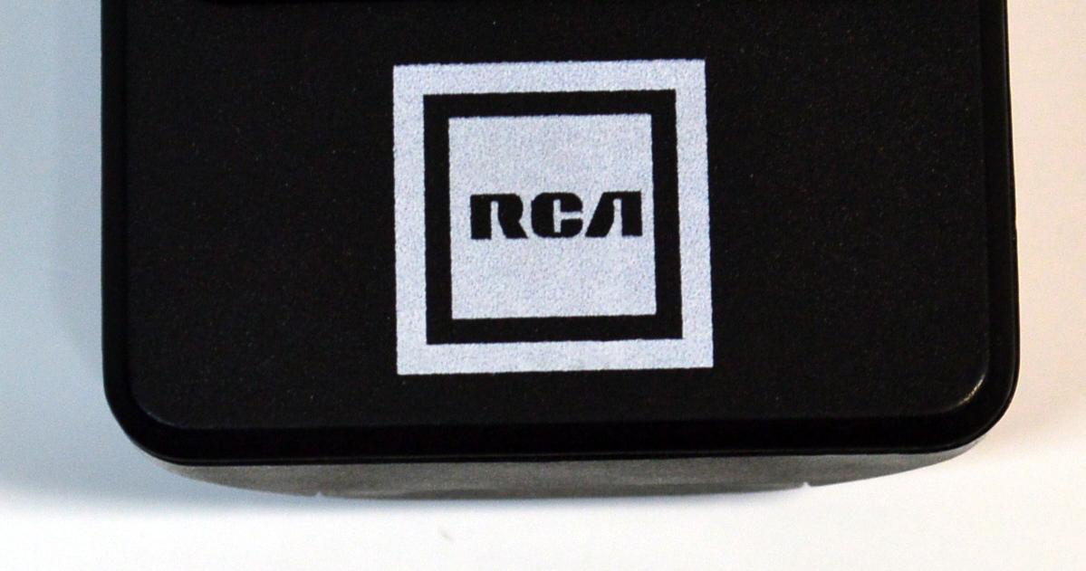 CONTROL REMOTO ORIGINAL RCA SE UTILIZA COMUNMENTE CON PROYECTORES DE CINE EN CASA/SISTEMAS DE AUDIO Y VIDEO/COMPATIBLE CON UNA GAMA DE DISPOSITIVOS RCA INCLUYENDO PROYECTORES LED MINI Y REPRODUCTORES DVD / NUMERO DE PARTE RPJ133-B /RPJ143 /RPJ133 / RPJ129 - Imagen 3