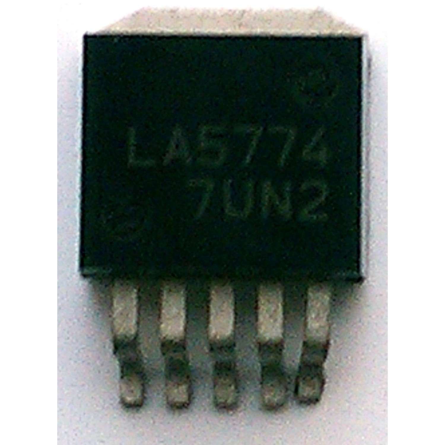 LOTE CON 10 PIEZAS / IC REGULADOR LA5774 - Imagen 1