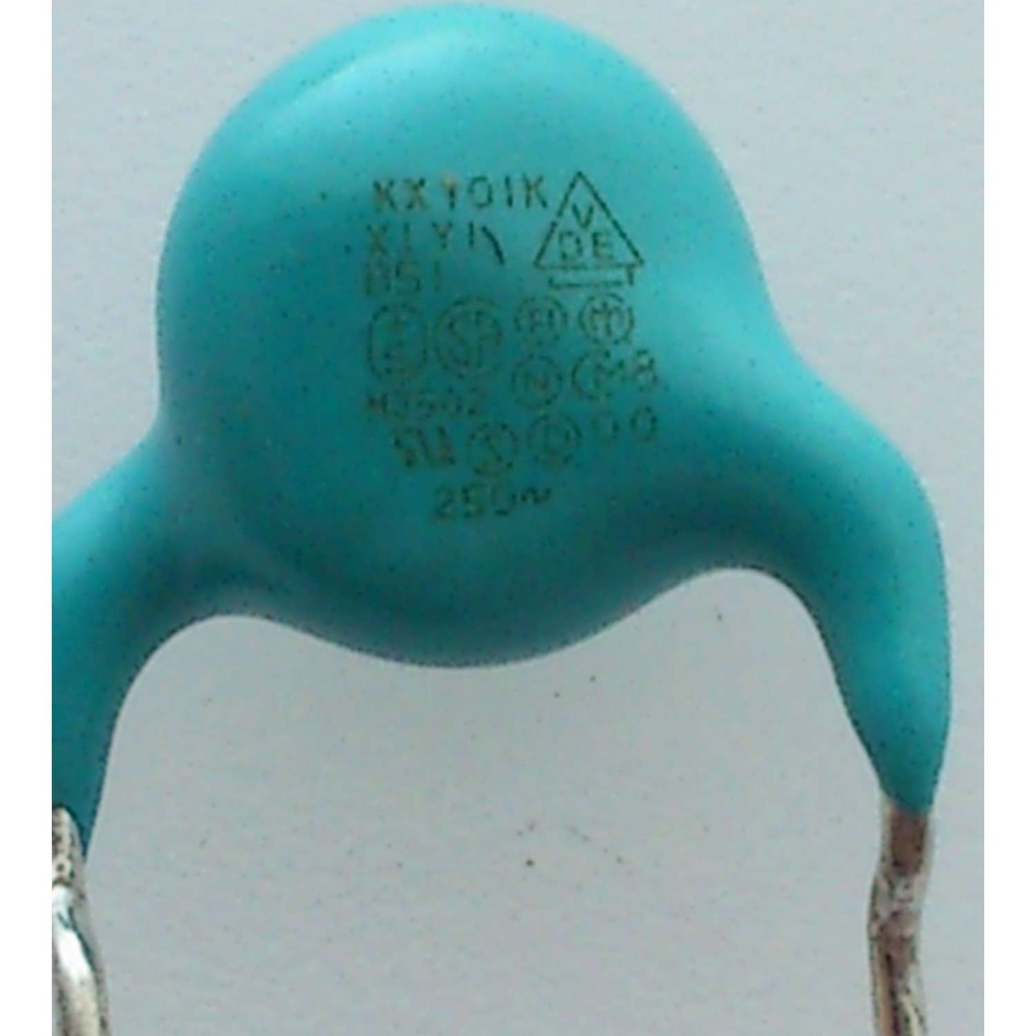 LOTE DE 10 PIEZAS DE CAPACITORES / DE1B3KX10K	