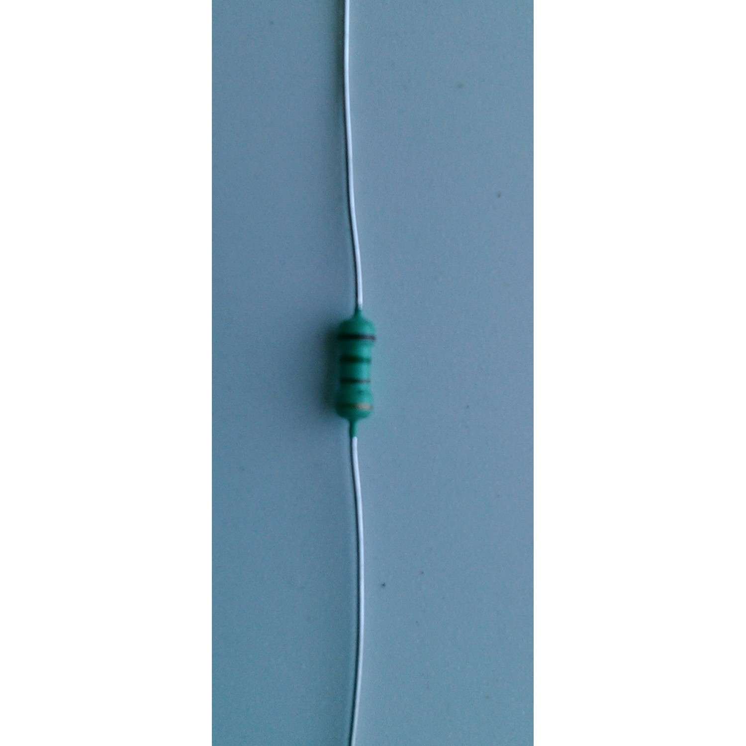 LOTE DE 100 PIEZAS DE RESISTORES / 150 Ω ½ W