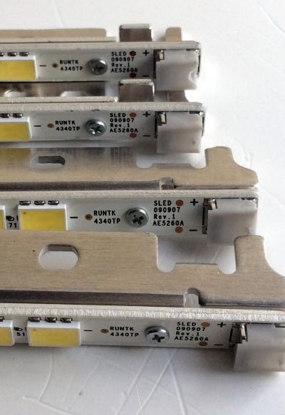 KIT DE LED´S PARA TV (4 PIEZAS) / NUMERO DE PARTE RUNTK4340TP / SLED 090907 / AE5260 /  PANEL LK520D3LB2S / MODELO KDL-52NX80 - Imagen 4