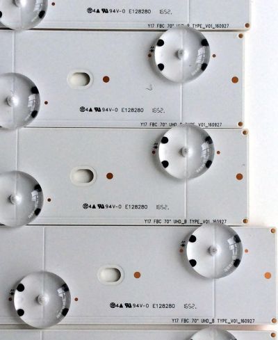 KIT DE LED'S PARA TV VIZIO (16 PIEZAS) / NUMERO DE PARTE Y17 FBC 70" UHD_A TYPE_V03_160927 / Y17 FBC 70" UHD_B TYPE_V01_160927 / 70UH CH19 / E128280 / PANEL S700FUA-4 / MODELO M70-E3 - Imagen 2