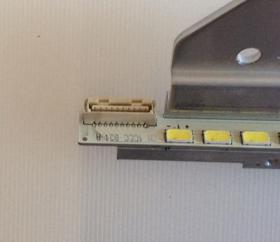 KIT DE LED´S PARA TV ( 2 PIEZAS ) / TOSHIBA / 3660L-0374A / 42" V6 EDGE FHD-1 REV1.0 1 L-TYPE / 42" V6 EDGE FHD-1 REV1.0 1 R-TYPE / PANEL LC420EUD(SD)(F2) / MODELO 42TL515U - Imagen 3