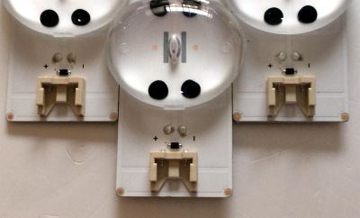 KIT DE LED´S PARA TV (3 PIEZAS) / LG EAV63992801 / HC500DQN-VCUR/L / EAV6 3992 801 / SSC_50UK63/65 / SSC_50UK63/65_INX_25mm_2.3p1_20171120 / PANEL NC500DQE / MODELO 50UK6500AUA / 50UK6500AUA.BUSJLOR - Imagen 4