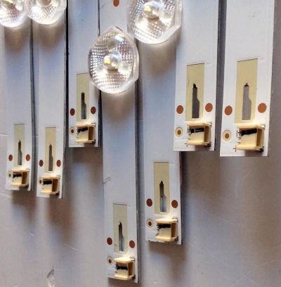 KIT DE LED´S PARA TV W BOX / NUMERO DE PARTE 4708-K55WDC-A2113N01 / K550WDC1 A2 / K550WDC117C098 / X-C71-K9-F15 / K550WDC1 / 471R1P79 / E486558 / CALA-01 / PANEL K550WDC2 / MODELO 0E-55LED4K - Imagen 2