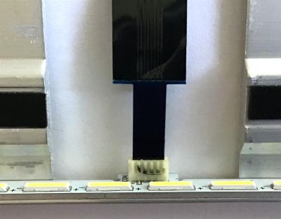 LED PARA TV LEECO / (1 PIEZA) / LBM550M3202-CK-1 / P90B997010100000LT / EVT LBM550M3202-CK-1-(HF)(0)(R) / EVT LBM550M3202-CK-1-(HF)(0)(L) / PANEL TPT550U1-QVN05.U REV:S000M / MODELO L554UCNN / 1.21 M X 18 CM / - Imagen 2