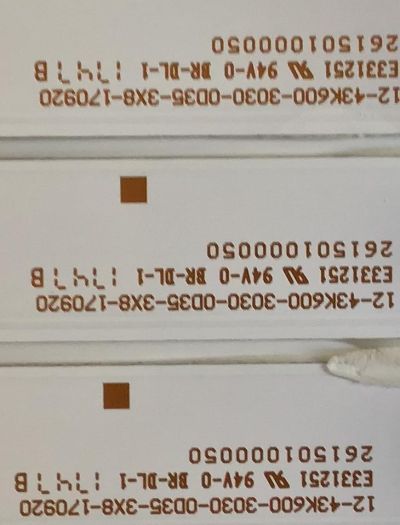 KIT DE LEDS PARA TV ONN ((3 PIEZAS)) / 261501000050 / 12-43K600-3030-0D35-3X8-170920 / 170920 / 75 2M00 3 17 1118 0004 / PANEL HV430FHB-N10 / MODELO OMC18TV002 - Imagen 2