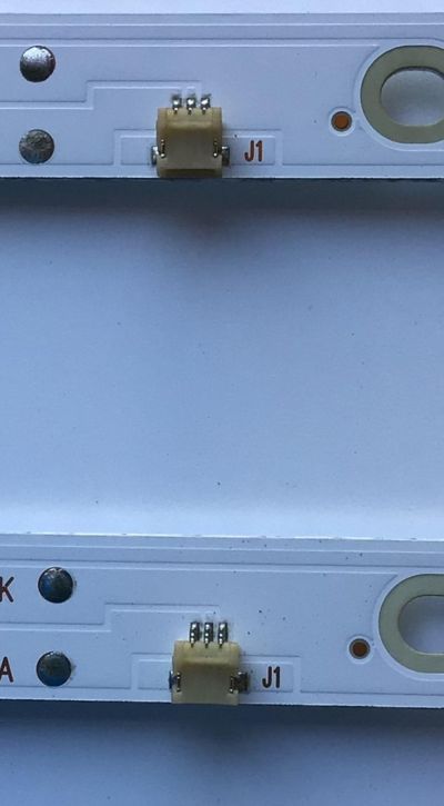 KIT DE LED'S PARA TV ELEMENT (4 PIEZAS) / NUMERO DE PARTE 303AK500040 / AHKK50D08-ZC22AG-03 / 2300001169-1 / AK500M10 / 181102A03 / PANEL T500-TAF-DLED / MODELO E25W5018 - Imagen 4