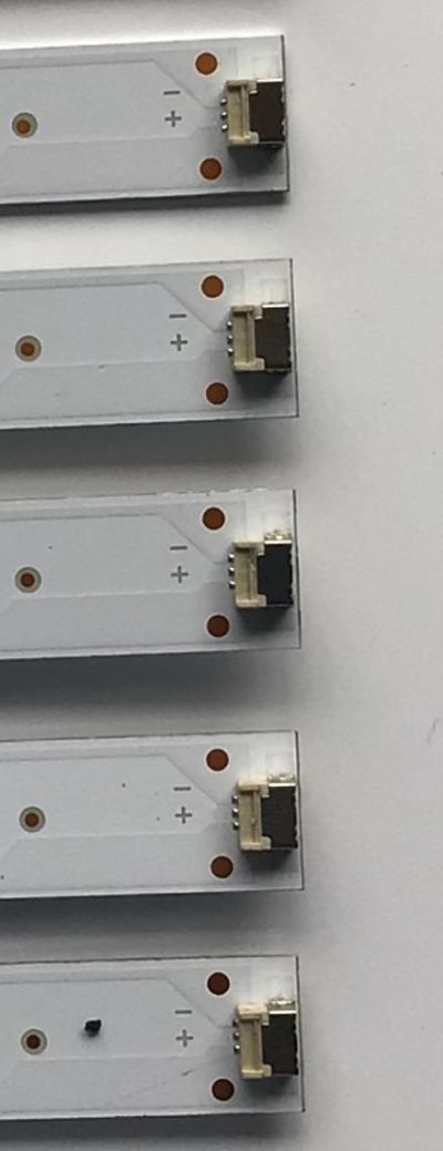 KIT DE LED'S PARA TV INSIGNIA (12 PIEZAS) / NUMERO DE PARTE GJOD227012XBB09 / LB-GM3030-GJOD227012XBB09-S / NS0323 / 210BZ06D0B334BT00X / 70BB09 / PANEL TPT700B5-U1T01 / MODELO NS-70DF710NA21  - Imagen 2