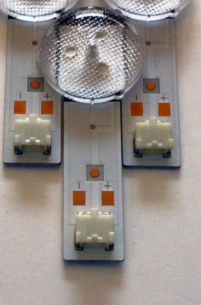 KIT DE LEDS PARA TV SAMSUNG ORIGINAL 3 PIEZAS / NUMERO DE PARTE BN96-46569A / 46569A / L1_N5K_5_FAM_(1)_R1.1_S2R_100 / LM41-00620A / PANEL CY-JN040BGNV1H / MODELO UN40J5290AFXZA - Imagen 2