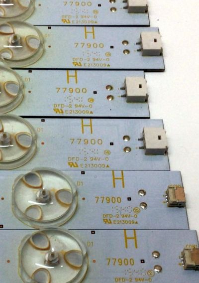 KIT DE LED´S PARA TV (12 PIEZAS) / NUMERO DE PARTE (L) 500TT63 / (R) 500TT64 / 500TT63 V0 / 500TT64 V0 / 50026001 / E213009A / PANEL TPT500J1-HVN07.U / MODELO E505 - Imagen 2