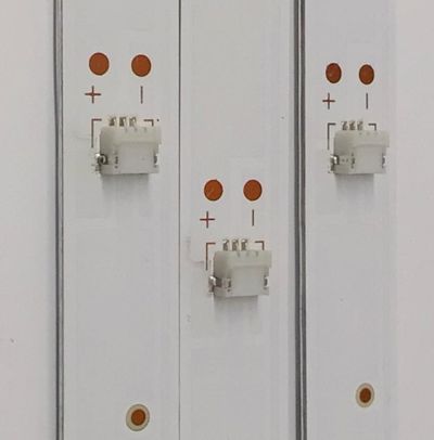 KIT DE LED'S PARA TV GHIA ((3 PIEZAS)) / NUMERO DE PARTE JL.D50091330-031AS-M_V02 / AE0110539 / E517260 / D220630 / PANEL V500DJ7-QE1 D5 / DISPLAY V500DJ7-QE1 REV.D5 / MODELOS G50NTFXUHD20 / RLDED5098-B-UHD / RWOSQU5050-B - Imagen 2