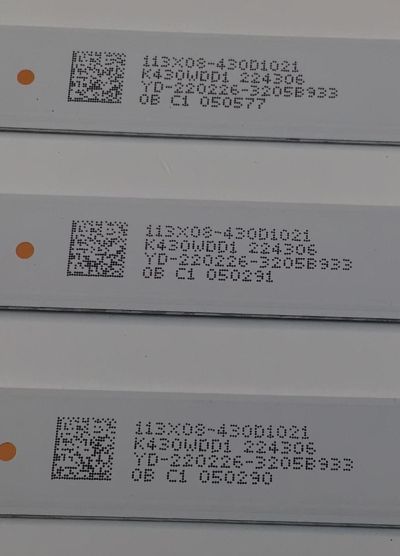 KIT DE LEDS PARA TV JVC ORIGINAL 3 PIEZAS / NUMERO DE PARTE 4708-K43WDD-A1117N01 / K430WDD1 A1 / YSDL 4700RA0 / 9252-A0 / 113X08-430D1021 / K430WDD1 / 224306 / YD-220226-3205B933 / PANEL K430WDF / DISPLAY LC430DUQ (SK)(A3) / MODELO SI43FRF - Imagen 2