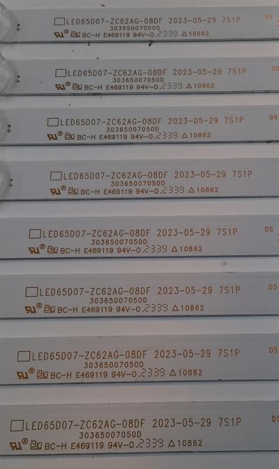 KIT DE LEDS PARA TV ONN ORIGINAL 8 PIEZAS / NUMERO DE PARTE 30365007050D / LED65D07-ZC62AG-08DF / 231114AC01 / 65000M73S / MODELO 100012587 65" - Imagen 2