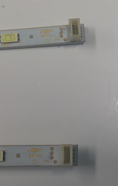 KIT DE LEDS PARA TV TOSHIBA ORIGINAL 2 PIEZAS / NUMERO DE PARTE TT-46T10001 / TT-46T10001-YY31B-X-W-11R / TT-46T10001-YY31B-X-W-11R-1547 / TT-46T10001-YY31B-X-W-11R-1565 / 73.46T10.001-0-SX1 / PANEL T460HF02.V1 / MODELO 46UL863 - Imagen 3