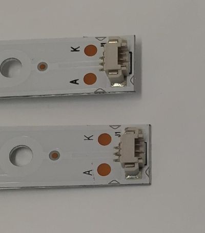 KIT DE LED´S PARA TV 2  PIEZAS ORIGINALES / NUMERO DE PARTE 30332005210 / LED32D05-ZC26AG-02 / 5544-A0 / 181210AF5 / 32000M13 / MODELO 32" - Imagen 4