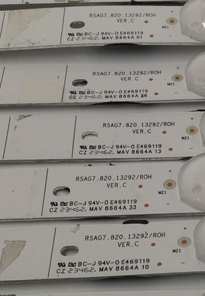 KIT DE LEDS PARA TV HISENSE ORIGINAL / INCOMPLETO SOLO 19 PIEZAS / NUMERO DE PARTE JL.D7501M330 / JL.D7501M330-003AL-M_V02 / JL.D7501M330-003AR-M_V02 / PANEL HD750H3U71-T0L8K1 / DISPLAY HV750QUB-F92 / MODELO 75U7K / KIT CONSTA ORIGINALMENTE DE 20 PIEZAS - Imagen 3