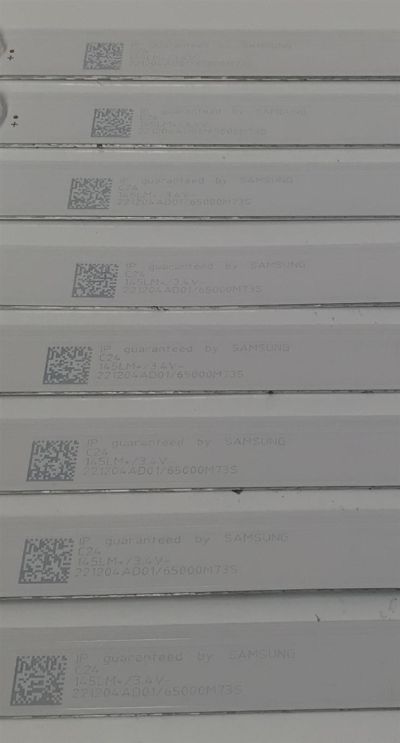 KIT DE LEDS PARA TV ONN ORIGINAL 8 PIEZAS / NUMERO DE PARTE 30365007043D / LED65D07-ZC62AG-02D / 7S1P / 221204AD01 / 65000M73S / PANEL JR645R3HH3L / MODELO 100012587 65" - Imagen 3