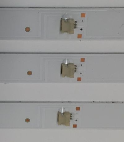 KIT DE LEDS PARA TV WESTINGHOUSE ORIGINAL 3 PIEZAS / NUMERO DE PARTE 261501016660 / 06-2-50N1-3X11-974X12-EMC-0D35-0.8T-V0-220414 / 230101030310 / YF-K0L3M03NM30 / PANEL HK500WLEDM / DISPLAY PT500GT05-2 / MODELO WR50UT4212 - Imagen 4