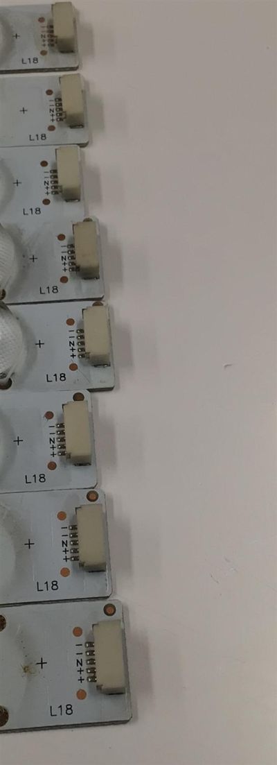 KIT DE LEDS PARA TV RCA ORIGINAL 8 PIEZAS / NUMERO DE PARTE JL.D4063235-31CS / 36K7-1 / N140807 / D140807 / PANEL LSC400HJ01-12V / MODELO PLD40A4SAQ - Imagen 4