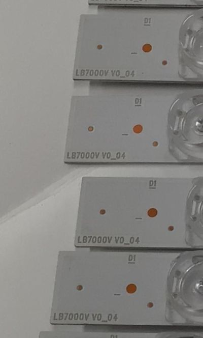 KIT DE LEDS PARA TV VIZIO ORIGINAL 16 PIEZAS / NUMERO DE PARTE LB7000V / LB7000V V1_03 / LB7000V V0_04 / 81010 / 31507B/31506C / LM70D / MAC3J6/MA83J6 / LR021/LL021 / MODELO M70Q6M-K03  - Imagen 6