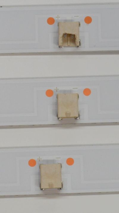 KIT DE LEDS ORIGINAL PARA TV PHILIPS 3 PIEZAS / NUMERO DE PARTE CRH-ZG40G5SP3030070312KREV1.4 / 40G5SP / LB-C400-G7N-F-C-12-X91 / Y174-L07-JA-2 / 263425 / B230810A1Z / PANEL C400Y21-G5 / DISPLAY V400HJ9-PE1 REV.C4 / MODELO 40PFL6533 / 40PFL6533/F7 - Imagen 4