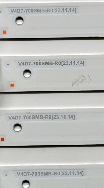 KIT DE LEDS ORIGINAL PARA TV SAMSUNG 8 PIEZAS / NUMERO DE PARTE BN96-58293A / BN96-58292A / V4D7-700SMA-R0 / V4D7-700SMB-R0 / 58293A / 58292A / PANEL CY-BD070HGSV2H / DISPLAY JE695R3HE1K / BN96-54406A / MODELO UN70DU7000 / UN70DU7200FXZA UB01 - Imagen 4