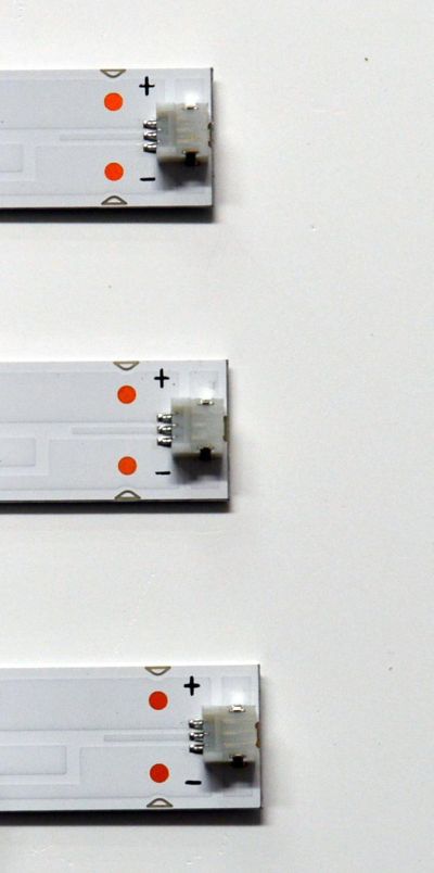 KIT DE LEDS ORIGINAL PARA TV SCEPTRE 3 PIEZAS / NUMERO DE PARTE F43JL6P3030030805Q / CRH-F43JL6P3030030805Q-REV1.0 / 70401-01428SSC / SVB430AK2 / 233928 / 162L0632E2105160007D / PANEL BOEA430WU1 / DISPLAY CC430LV1D / MODELO X437BV-FSRD / X437BV-FSRB - Imagen 4