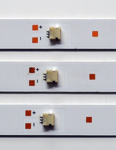 KIT DE LEDS ORIGINAL PARA TV WESTINGHOUSE 3 PIEZAS / NUMERO DE PARTE 261501013351 / 06-43T680-3030-0D35-3X7-V1-210413 / 180L3M30-B / 230101044460 / PANEL HK430WLEDM-JHYYH / DISPLAY PT430GT03-1 VER.1.0 / MODELO WR43UT4212 - Imagen 3