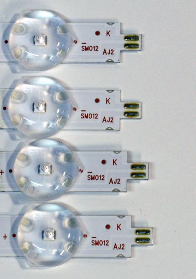 KIT DE LEDS ORIGINAL PARA TV ROKU SELECT SERIES 4 PIEZAS / NUMERO DE PARTE 3035512008BD / LED55D12-ZC62AG-11BDF / B005P00105667A / 23080BC10 / 5500M015 / DISPLAY ST5461D18-2 VER.2.1 / MODELO 55R4A5X - Imagen 2