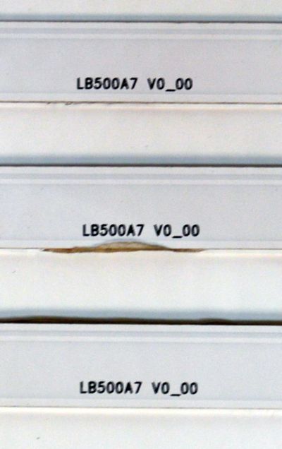 KIT DE LEDS ORIGINAL PARA TV PHILIPS 3 PIEZAS / NUMERO DE PARTE LB500A7 / LB500A7 V0_00 / UDULEDLXT043 REV.A / 8832A / 50W14S1P / DISPLAY V500DJ7-QE1 REV.D2 / MODELO 50PUL7552/F7 / 50PUL7552/F7 A - Imagen 5