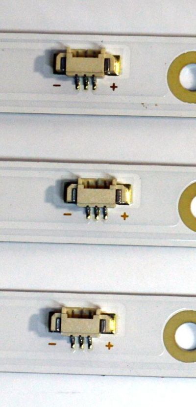 KIT DE LEDS ORIGINAL PARA TV  ROKU SELECT SERIES 3 PIEZAS / NUMERO DE PARTE 30342011018CD / LED42D11-ZC62AG-11CD / 240808AB06 / 42000M64S / DISPLAY V430DJ1-Q01 REV.D2 / MODELO 43R4AX / 43R4A4 - Imagen 3