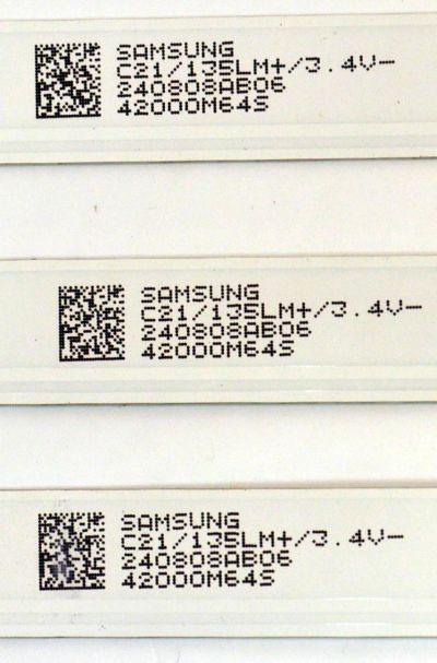 KIT DE LEDS ORIGINAL PARA TV  ROKU SELECT SERIES 3 PIEZAS / NUMERO DE PARTE 30342011018CD / LED42D11-ZC62AG-11CD / 240808AB06 / 42000M64S / DISPLAY V430DJ1-Q01 REV.D2 / MODELO 43R4AX / 43R4A4 - Imagen 4