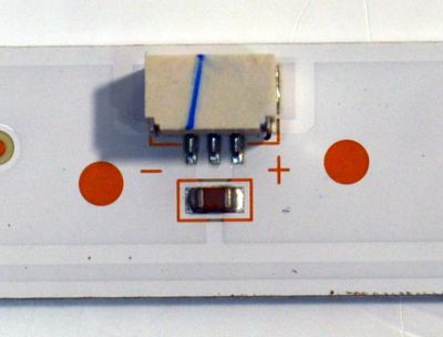 LED ORIGINAL PARA TV TCL 1 PIEZA / NUMERO DE PARTE GIC32LB43 / GIC32LB43_3030F2.1D_V1.3_20220422 / B0101-001061 / PANEL LVW320NDLL / DISPLAY CV320H2-L02 REV:02 / MODELO 32S331 - Imagen 2