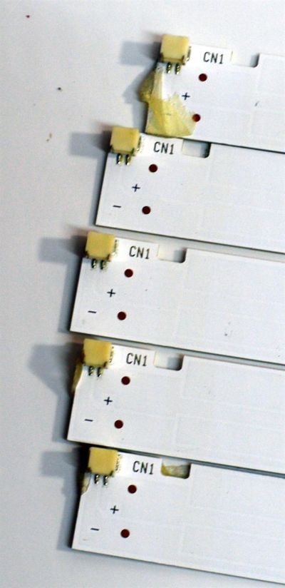 KIT DE LEDS ORIGINAL PARA TV VIZIO 5 PIEZAS / NUMERO DE PARTE 4300WS80081 / I-4300WS80081-V2 / 0563802205218ZF / DISPLAY T430HVN01.0 / MODELO D43F-F2 / D43F-F2 LWZ2VNPV - Imagen 2