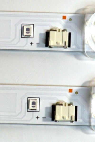 KIT DE LEDS ORIGINAL PARA TV SAMSUNG 2 PIEZAS / NUMERO DE PARTE BN96-60373A / LM41-01194A / L1_FU8K_E0 / CFM_S16(1) / R1.0_YB6_100_6Pi / 60373A / PANEL CY-BF050HGNV3H / DISPLAY V500DJ7-QE1 / BN96-59506A / MODELO UN50U8000FBXZA / UN50U8000FBXZA DB01 - Imagen 2