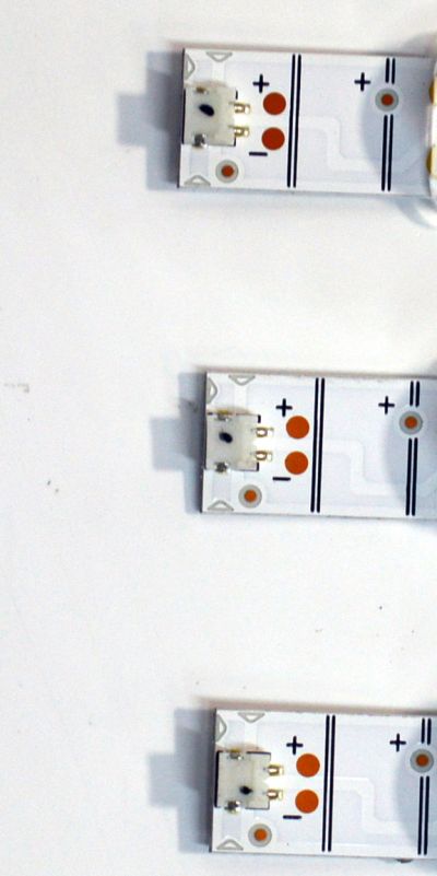 KIT DE LEDS ORIGINAL PARA TV HISENSE 3 PIEZAS / NUMERO DE PARTE HXLB22089 / HD425Y1U51-T0L6/2022090201/LL/HXLB22089 / 240720LB / 1264259/4AUF / PANEL HD425Y1U01-T0L2\ROH / DISPLAY V430DJ1-Q01 REV.D2 / MODELO 43A6NV / 43A6NV 43A51HUV - Imagen 2