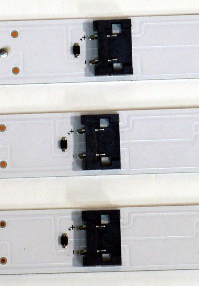 KIT DE LEDS ORIGINAL PARA TV LG 6 PIEZAS / NUMERO DE PARTE EAV30063201 / EAV30063301 / LEDAZ_Y25_OD30_65UA75_A_Y / LEDAZ_Y25_OD30_65UA75_B_REV00_240528 / PANEL NC650DQG-ABPH3 / DISPLAY HV650QUB-F9F / MODELO 65UA8000PSB / 65UA8000PSB.BWMFLKR - Imagen 3