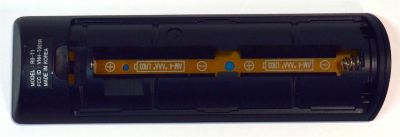 CONTROL REMOTO ORIGINAL PARA USARSE CON DISPOSITIVOS VUDU / NAVEGAR Y CONTROLAR PELICULAS Y PROGRAMAS DE TELEVISION / NUMERO DE PARTE RS-T1 / VNH-T001R / RC61 / COMPATIBLE CON OTRAS MARCAS DE TELEVISORES INTELIGENTES QUE TIENEN ACCESO A VUDU  - Imagen 3