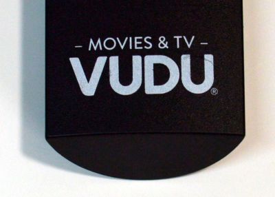 CONTROL REMOTO ORIGINAL PARA USARSE CON DISPOSITIVOS VUDU / NAVEGAR Y CONTROLAR PELICULAS Y PROGRAMAS DE TELEVISION / NUMERO DE PARTE RS-T1 / VNH-T001R / RC61 / COMPATIBLE CON OTRAS MARCAS DE TELEVISORES INTELIGENTES QUE TIENEN ACCESO A VUDU  - Imagen 2