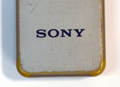 CONTROL REMOTO ORIGINAL PARA TV SONY / NUMERO DE PARTE RM-723 / 4-370-639 / CUENTA CON BOTONES PARA FUNCIONES BASICAS COMO TV/VIDEO / ANT/AUX / MUTING / COMPATIBLE CON LA SERIE TRINITRON Y APARATOS MODULARES/ESTEREO MAS ANTIGUOS - Imagen 5