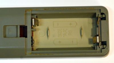 CONTROL REMOTO ORIGINAL PARA TV SONY / NUMERO DE PARTE RM-723 / 4-370-639 / CUENTA CON BOTONES PARA FUNCIONES BASICAS COMO TV/VIDEO / ANT/AUX / MUTING / COMPATIBLE CON LA SERIE TRINITRON Y APARATOS MODULARES/ESTEREO MAS ANTIGUOS - Imagen 2