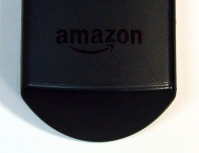 CONTROL REMOTO ORIGINAL AMAZON POR VOZ ALEXA PARA DISPOSITIVOS AMAZON FIRE TV / COMANDO DE VOZ / NUMERO DE PARTE DR49WK / 2ADU9-3876 / PE59CV / DV83YW / L5B83G / L5B83H / K7Q3MT / H69A73 / PUEDE CONTROLAR LA REPRODUCCION EN UN FIRE TV STICK / FIRE TV BOX - Imagen 2