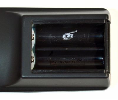 CONTROL REMOTO ORIGINAL HITACHI PARA TELEVISORES / GRABADORA DE VIDEO VCR / CABLE / NUMERO DE PARTE CLU-411U / CLU-411Ui / MODELO 31CX5B / 32CX10B / 32UX59B / 36UX59B / 55X15K / 60X38B - Imagen 2