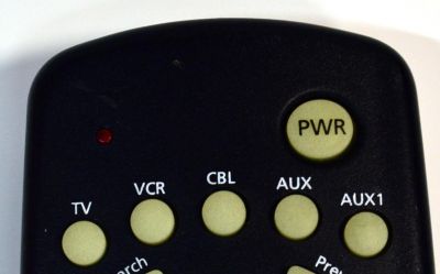 CONTROL REMOTO ORIGINAL ZENITH PARA FUNCIONAR CON MULTIPLES DISPOSITIVOS COMO TV / VCR / CABLE/CBL / EQUIPOS AUXILIARES / NUMEREO DE PARTE ZEN525B / ZEN425K / ZEN425KB / ZEN725A / ZEN525A / ZEN725 / ZEN700A / SK64-002 / EIA343 / 14-972E / 124-213 - Imagen 4