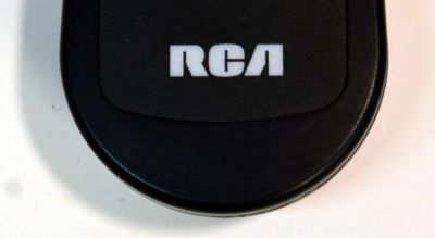 CONTROL REMOTO ORIGINAL RCA PARA OPERAR MULTIPLES TIPOS DE DISPOSITIVOS COMO TELEVISORES / CAJAS DE CABLE/SATELITE / DTC/VCR/DVD/AUX / COMPATIBLE CON VARIAS MARCAS / NUMERO DE PARTE KF-9555 - Imagen 4