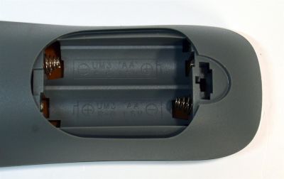 CONTROL REMOTO ORIGINAL RCA PARA CONSOLIDAR HASTA 3 COMPONENTES DIFERENTES DE CINE EN CASA COMO TV / RECEPTORES DE SATELITE/CABLE / REPRODUCTORES DE DVD/VCR / NUMERO DE PARTE RCR311W / RCR312WR / R20052 / 5113EW / RCR503BZ / RCR311 / RCR311BIR / RCR311BN - Imagen 2